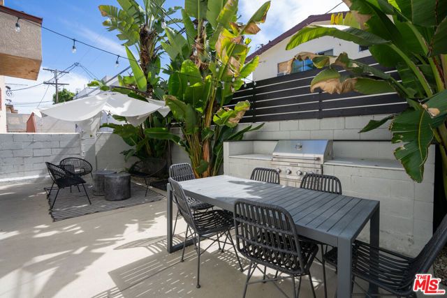 4938 Rosewood Avenue, Los Angeles, CA 90004