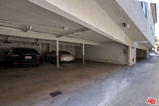 4938 Rosewood Avenue, Los Angeles, CA 90004