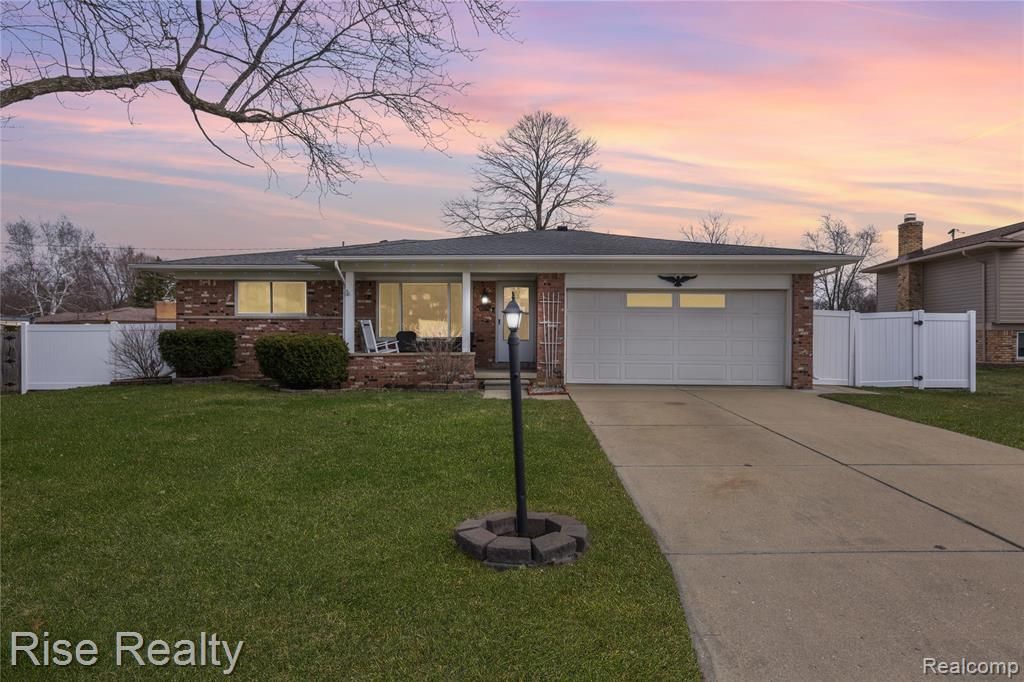 5407 Fairview Drive, Grand Blanc, MI 48439