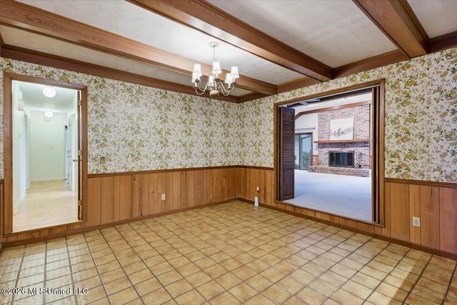 144 Colonial Circle, Jackson, MS 39211