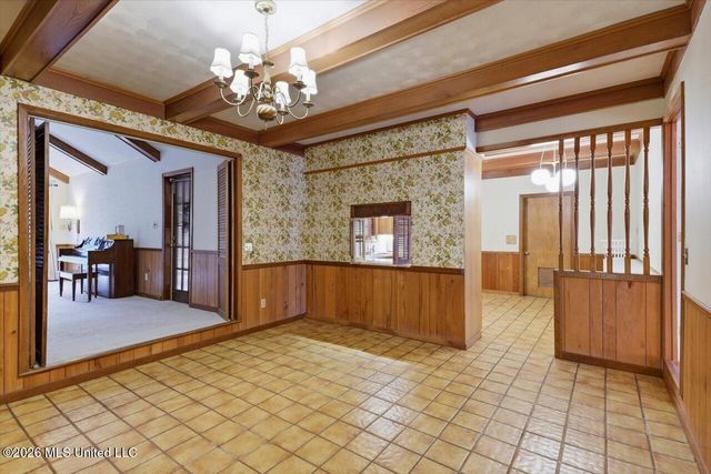 144 Colonial Circle, Jackson, MS 39211