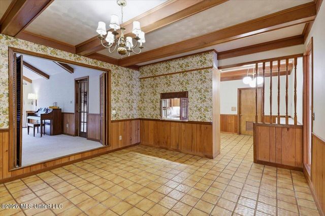 144 Colonial Circle, Jackson, MS 39211