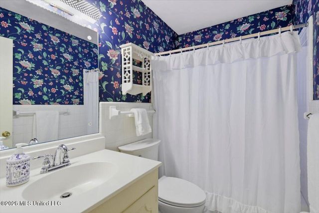 144 Colonial Circle, Jackson, MS 39211