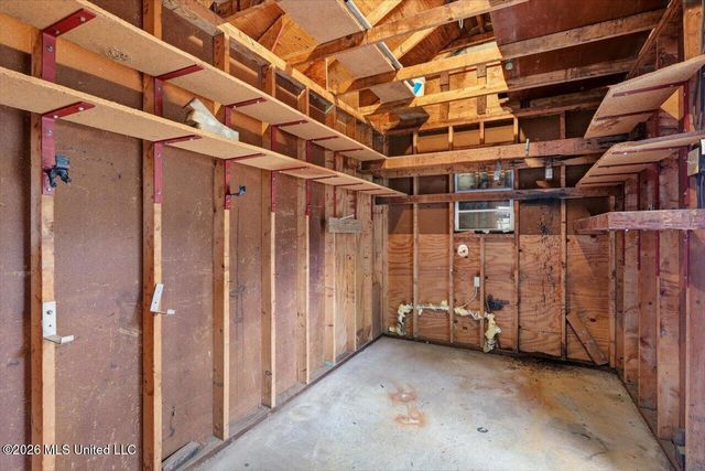 144 Colonial Circle, Jackson, MS 39211