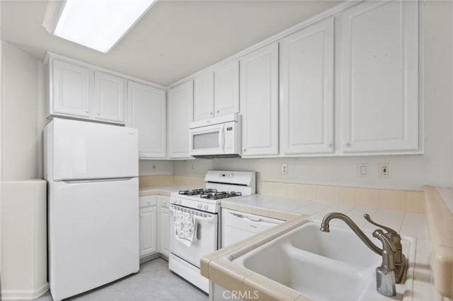2808 Cottage, Paso Robles, CA 93446