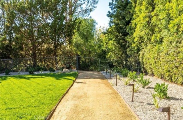 4240 Kingfisher Road, Calabasas, CA 91302