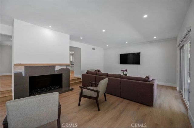4240 Kingfisher Road, Calabasas, CA 91302
