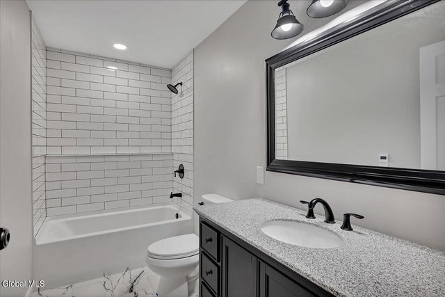 2256 N Old Post Road, Schodack, NY 12033