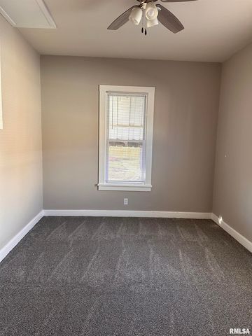 1625 N 8TH Street, Springfield, IL 62702