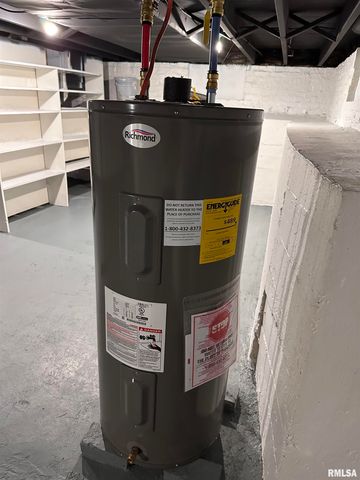 1625 N 8TH Street, Springfield, IL 62702