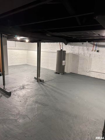 1625 N 8TH Street, Springfield, IL 62702