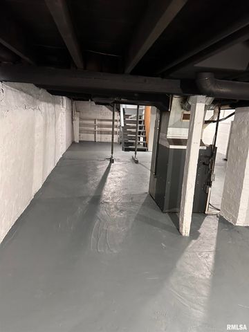 1625 N 8TH Street, Springfield, IL 62702