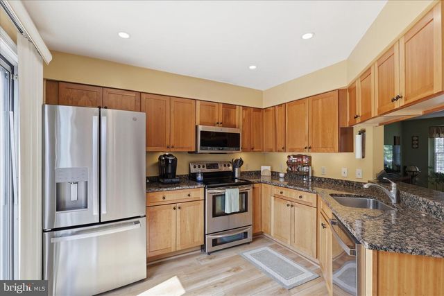 6013 KEBLE DR, Alexandria, VA 22315