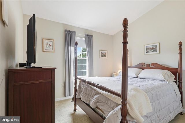 6013 KEBLE DR, Alexandria, VA 22315
