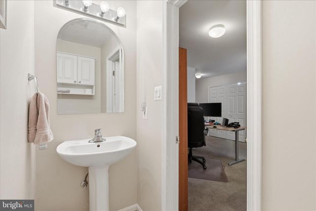 6013 KEBLE DR, Alexandria, VA 22315