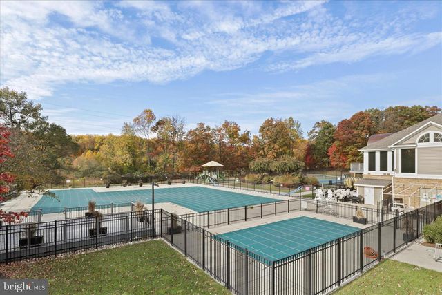 6013 KEBLE DR, Alexandria, VA 22315