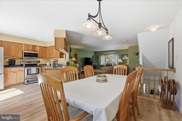 6013 KEBLE DR, Alexandria, VA 22315