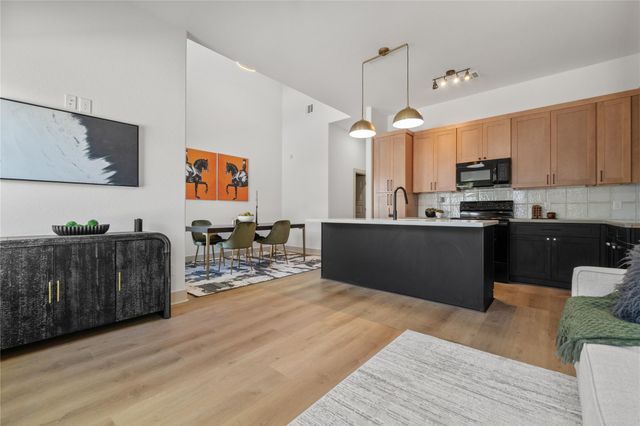 4214 Clover Street B, Houston, TX 77051