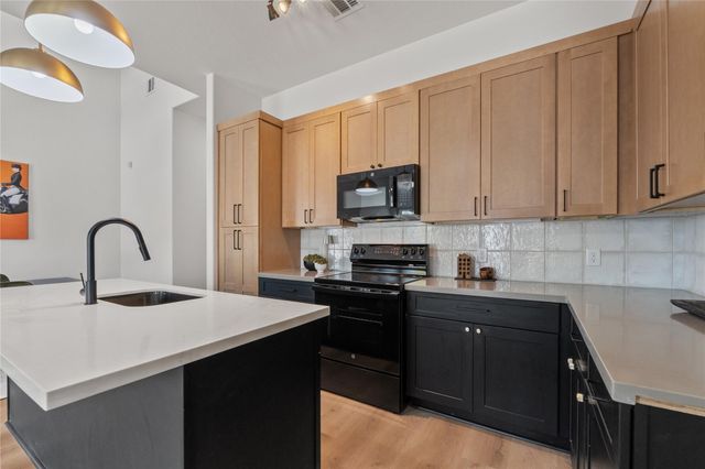 4214 Clover Street B, Houston, TX 77051