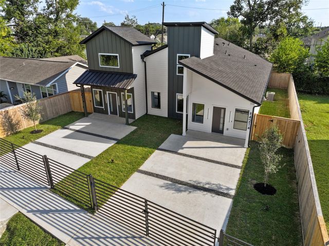 4214 Clover Street B, Houston, TX 77051