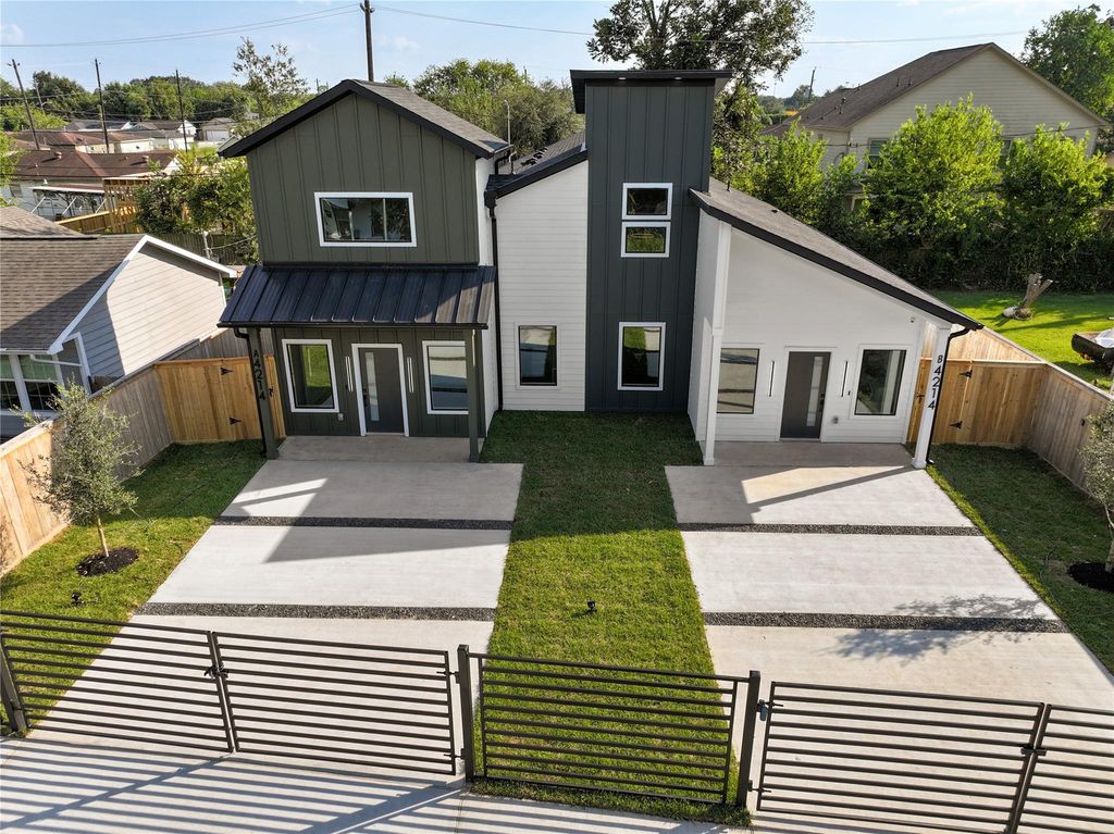 4214 Clover Street B, Houston, TX 77051