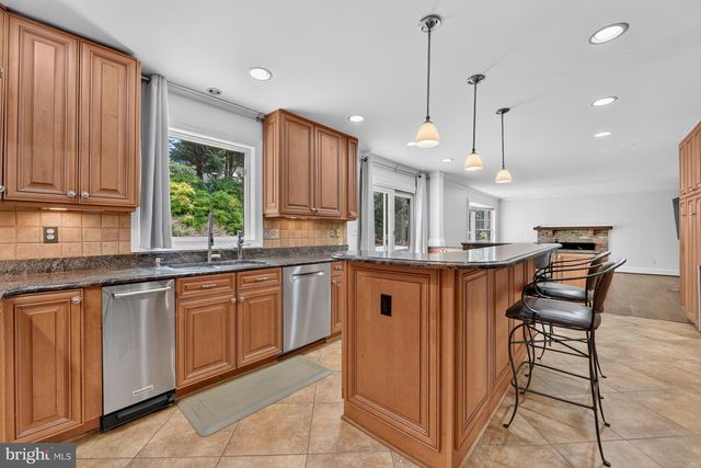 1022 DELF DR, Mclean, VA 22101