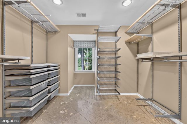 1022 DELF DR, Mclean, VA 22101