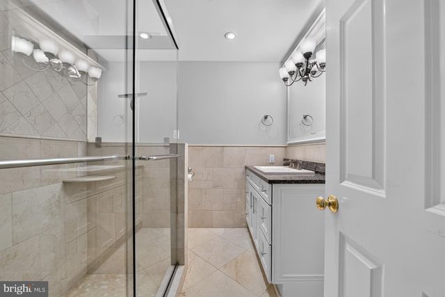 1022 DELF DR, Mclean, VA 22101