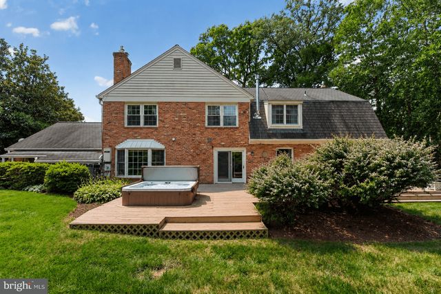 1022 DELF DR, Mclean, VA 22101