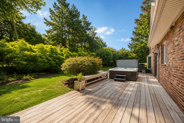 1022 DELF DR, Mclean, VA 22101