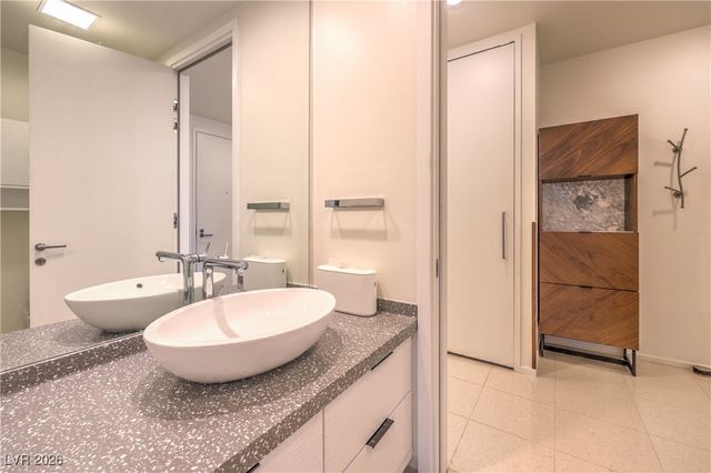 3726 Las Vegas Boulevard 1002, Las Vegas, NV 89158