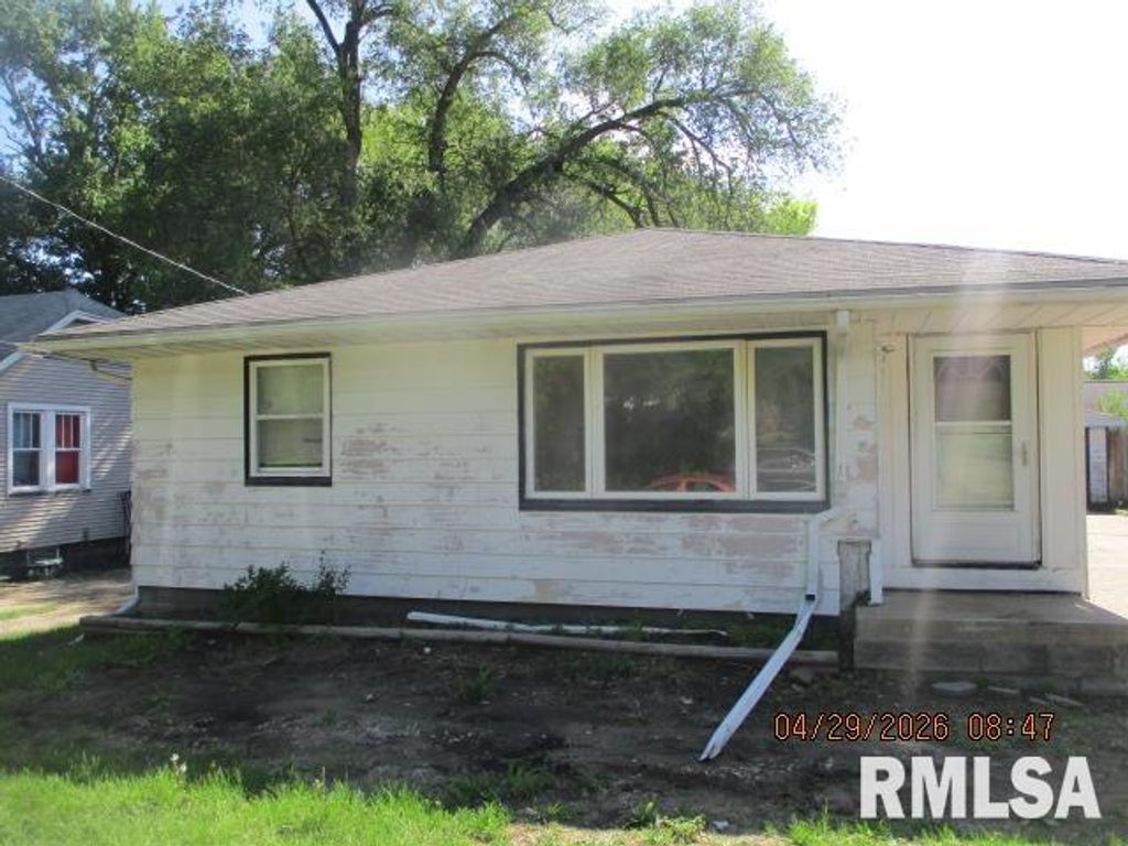 1016 AUGUSTA Street, Pekin, IL 61554