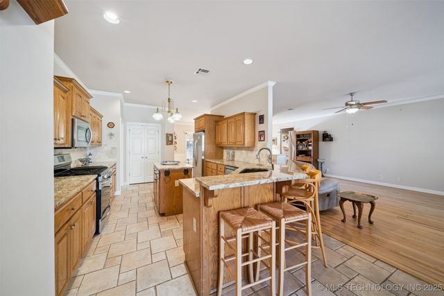 8949 N 139th East Avenue, Owasso, OK 74055