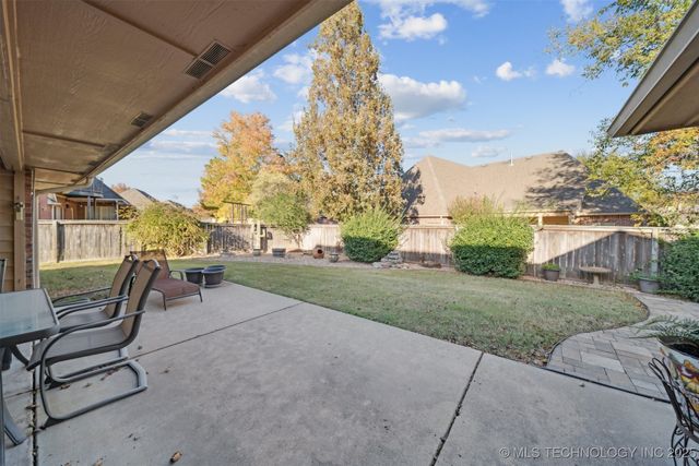 8949 N 139th East Avenue, Owasso, OK 74055