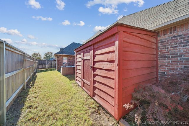 8949 N 139th East Avenue, Owasso, OK 74055