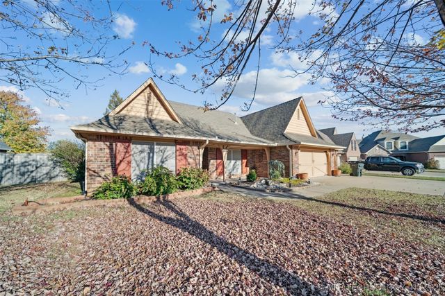 8949 N 139th East Avenue, Owasso, OK 74055