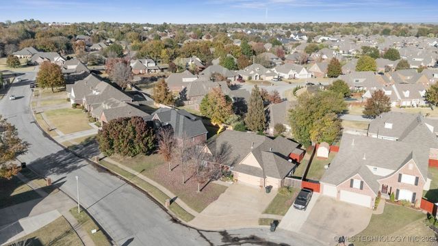 8949 N 139th East Avenue, Owasso, OK 74055