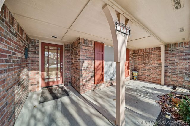 8949 N 139th East Avenue, Owasso, OK 74055