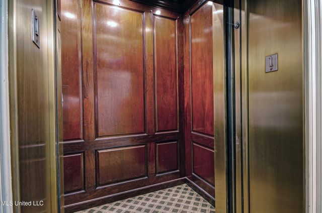 1200 Meadowbrook Road, 24, Jackson, MS 39206