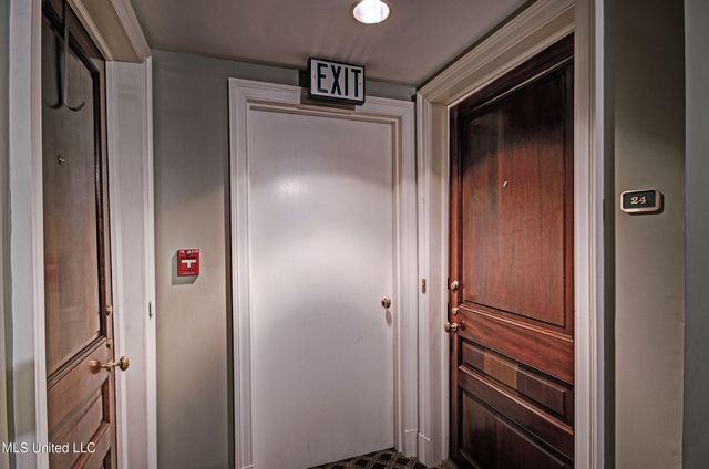 1200 Meadowbrook Road, 24, Jackson, MS 39206