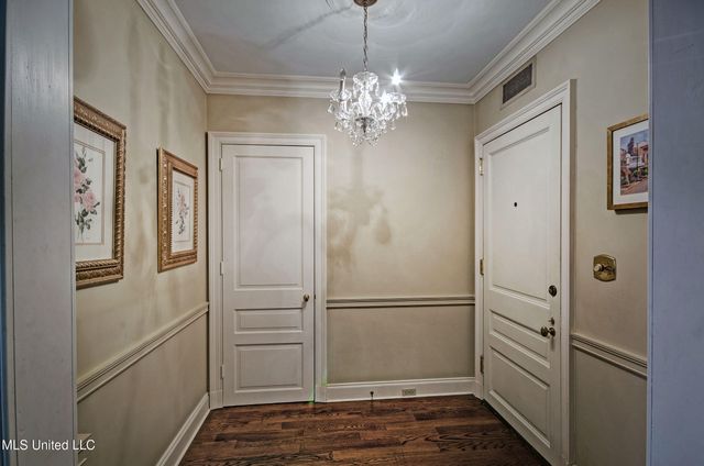 1200 Meadowbrook Road, 24, Jackson, MS 39206