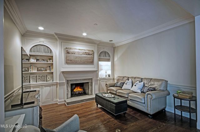 1200 Meadowbrook Road, 24, Jackson, MS 39206