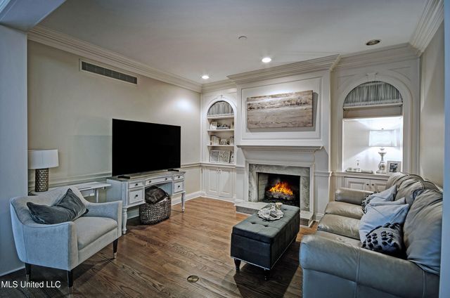 1200 Meadowbrook Road, 24, Jackson, MS 39206