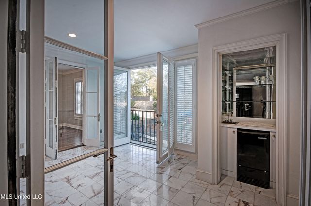 1200 Meadowbrook Road, 24, Jackson, MS 39206