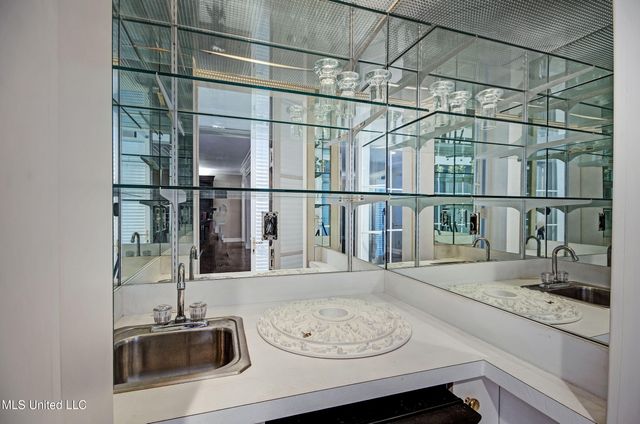 1200 Meadowbrook Road, 24, Jackson, MS 39206