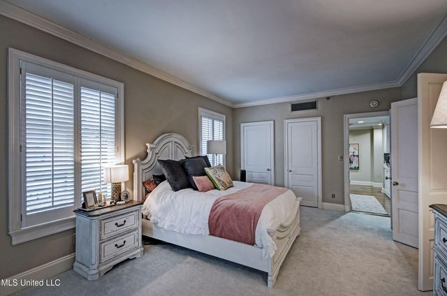 1200 Meadowbrook Road, 24, Jackson, MS 39206