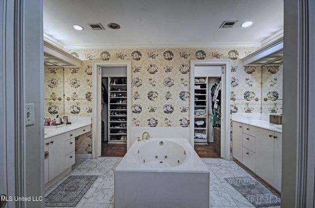 1200 Meadowbrook Road, 24, Jackson, MS 39206