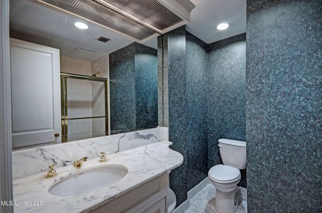 1200 Meadowbrook Road, 24, Jackson, MS 39206