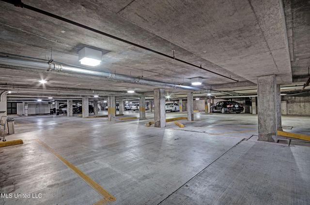 1200 Meadowbrook Road, 24, Jackson, MS 39206