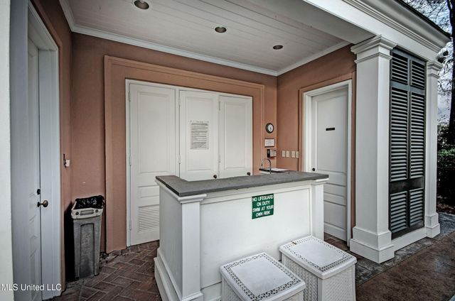 1200 Meadowbrook Road, 24, Jackson, MS 39206